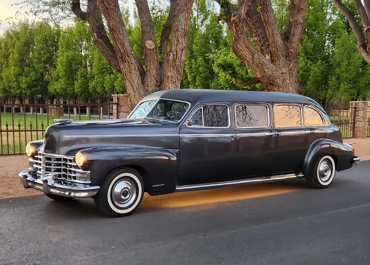 1946 Cadillac Airport Limousine (white), outside view 1946 Cadillac Airport Limousine (white), outside view