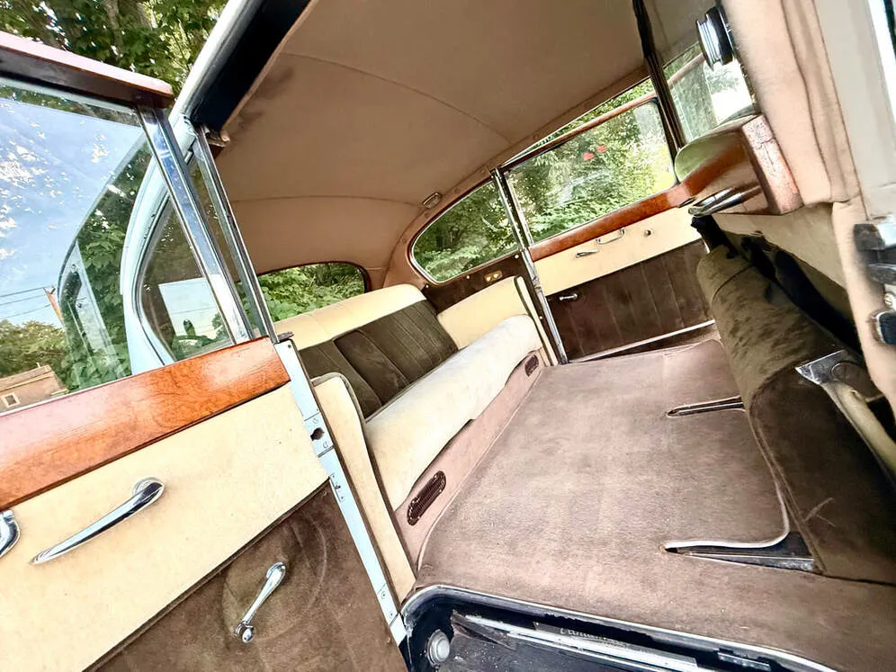 1962 Rolls-Royce Austin Princess Stretch Limousine, the inside – picture 6 1962 Rolls-Royce Austin Princess Stretch Limousine, the inside – picture 6