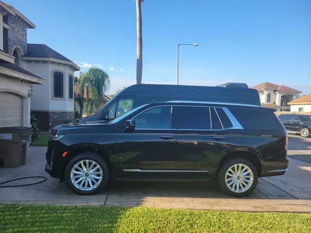 Escalade Limousines (black) – yours to rent Escalade Limousines (black) – yours to rent